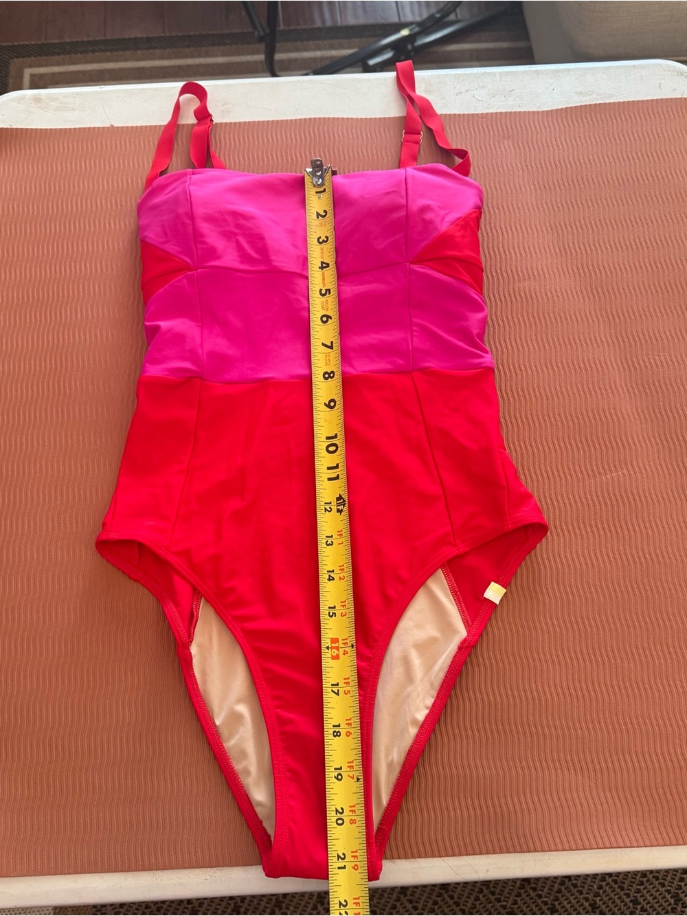 Summersalt Womens The
Sunbather Pink & Red Colorblock
One-Piece Swimsuit - Sz 2 - Picture 4 of 11